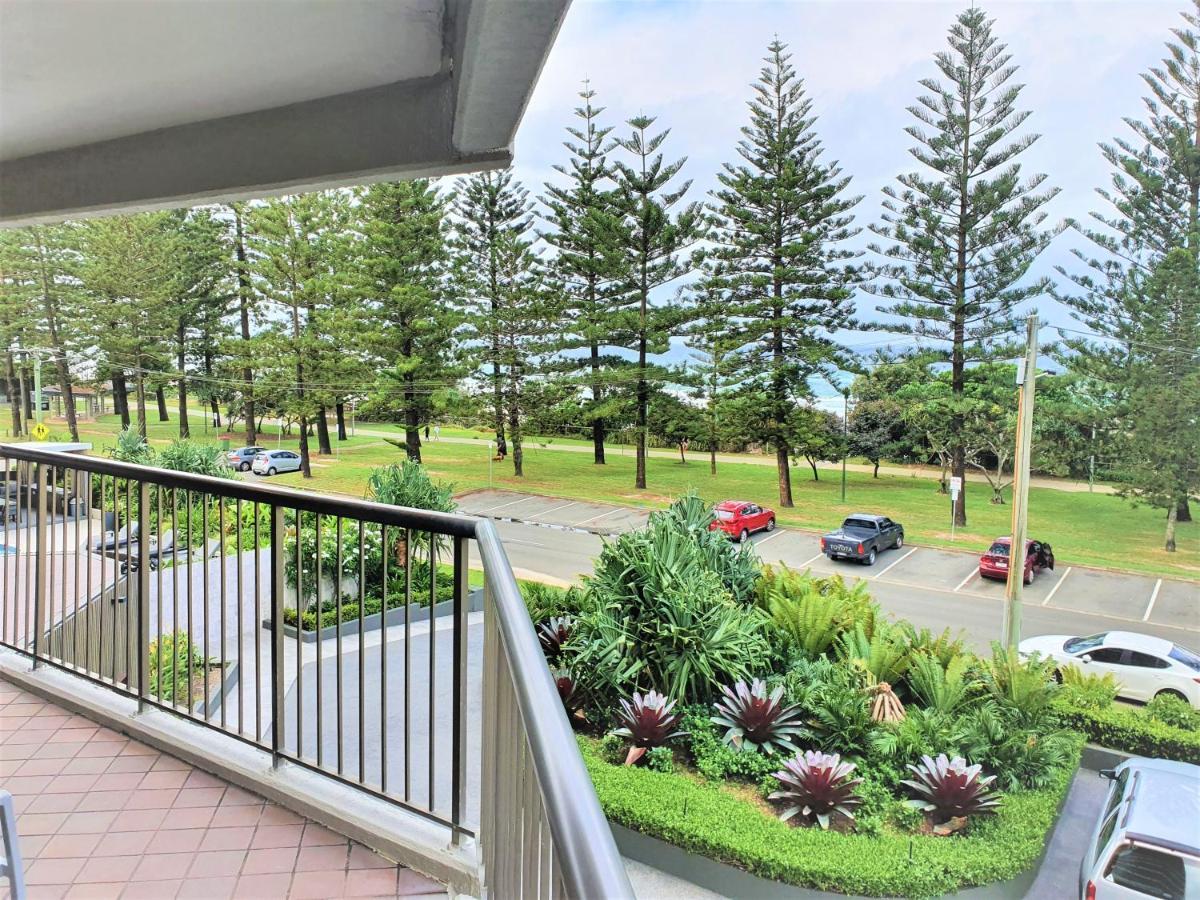 Burleigh Esplanade Aparthotel