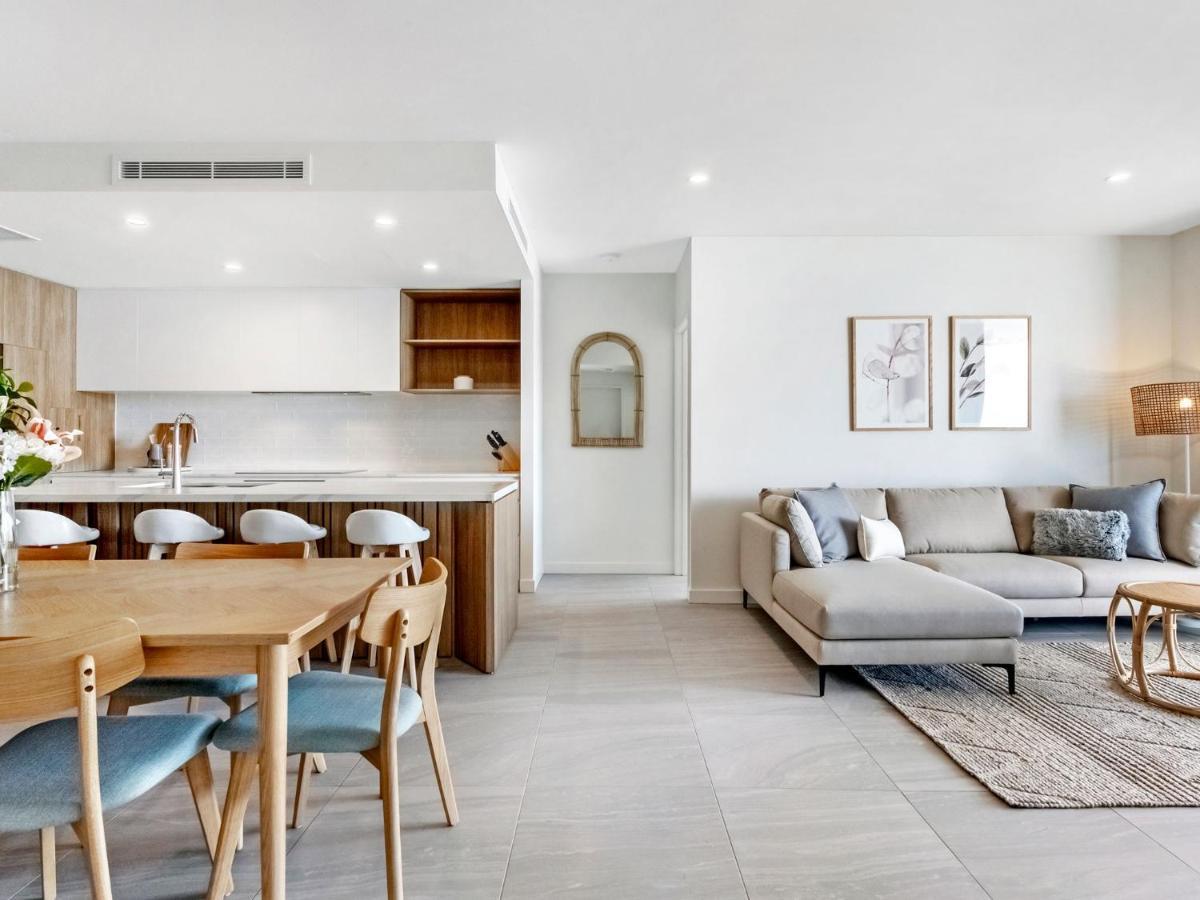 Luxury Central Palm Beach With Rooftop Pool - Gchm Gold Coast