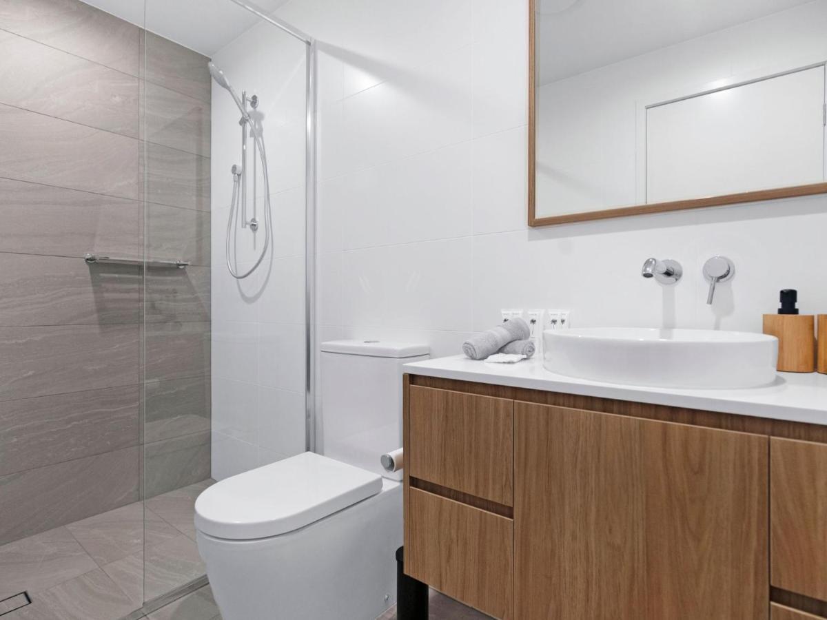 Luxury Central Palm Beach With Rooftop Pool - Gchm Gold Coast