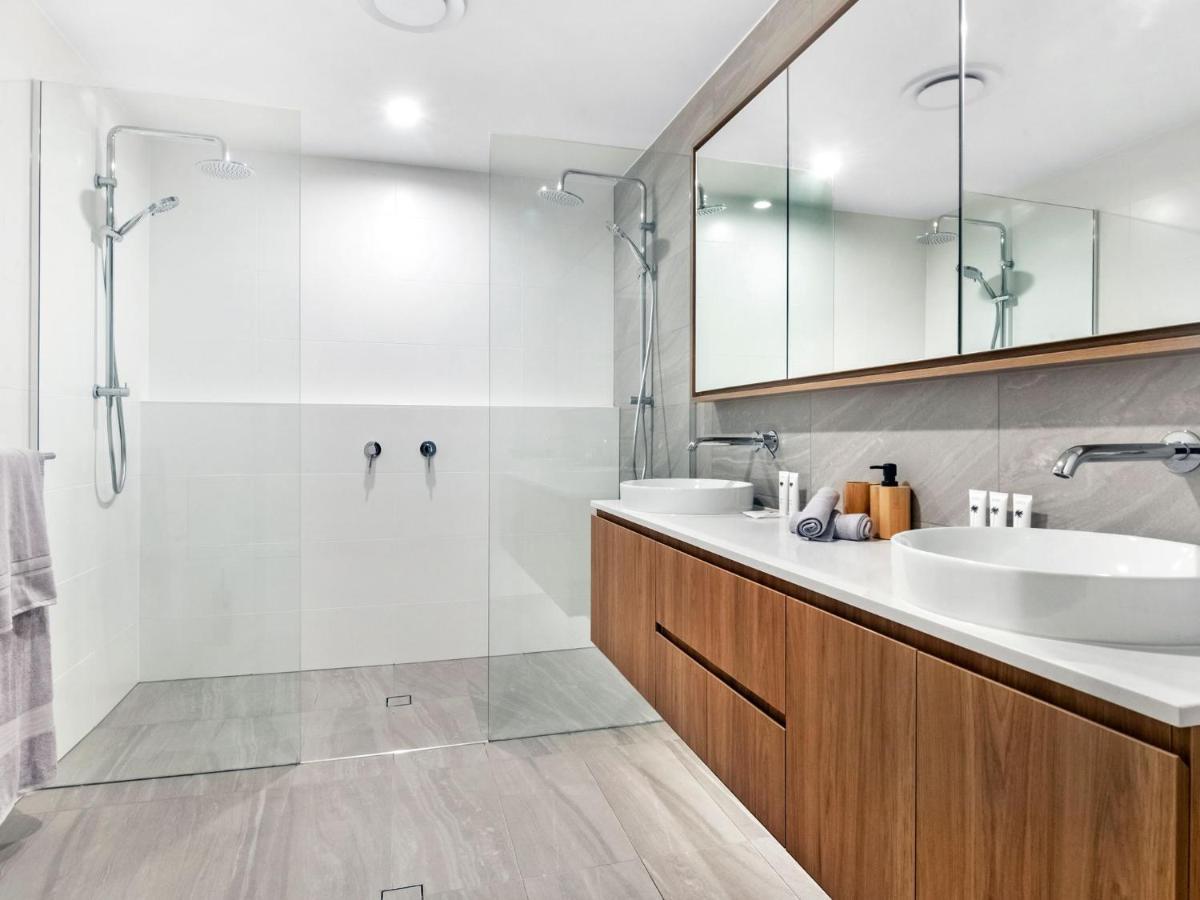 Luxury Central Palm Beach With Rooftop Pool - Gchm Gold Coast