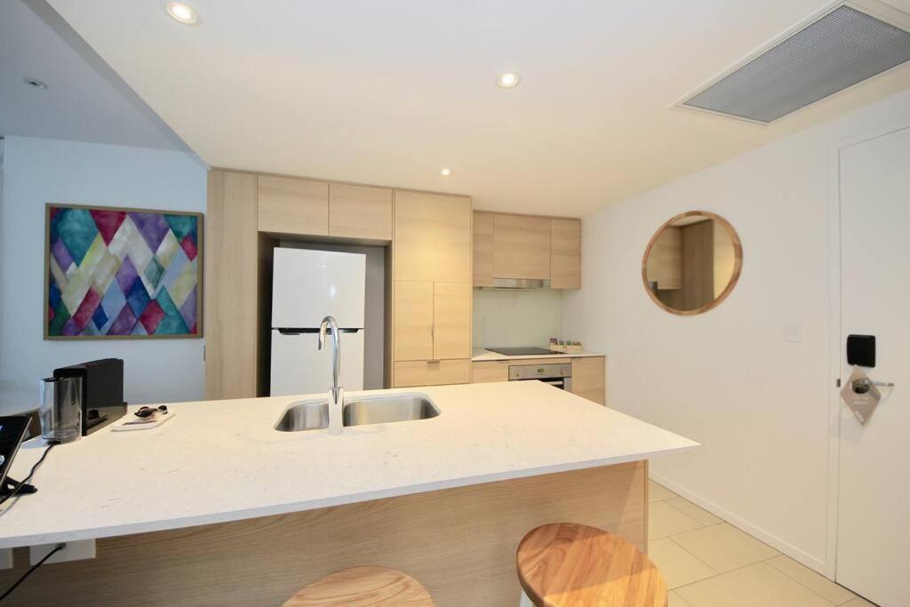 Broadbeach 806