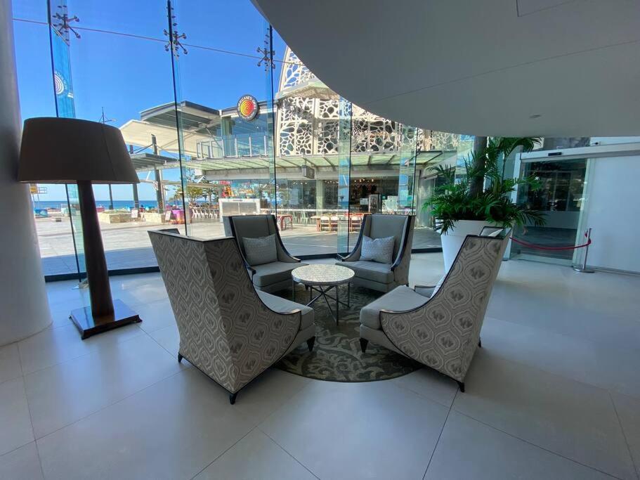 Beachfront Luxury In Soul Surfers Paradise 9th Apartment
