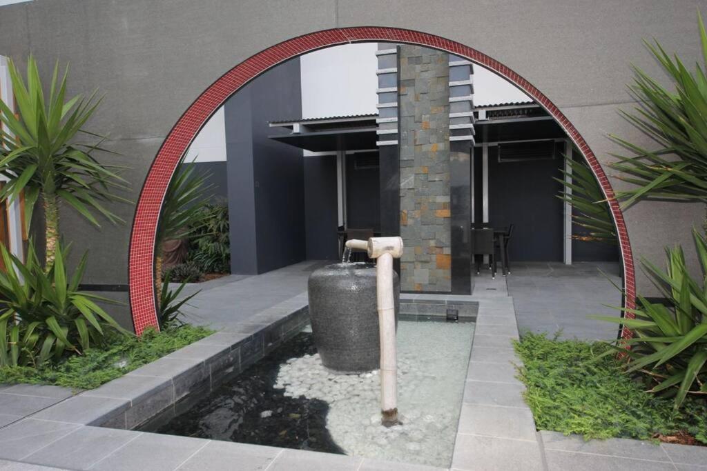 Oracle 2401 Apartment *