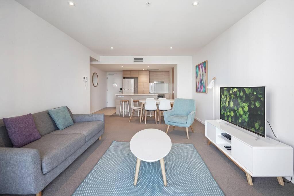 Ocean Views, Broadbeach #1204 Apartment