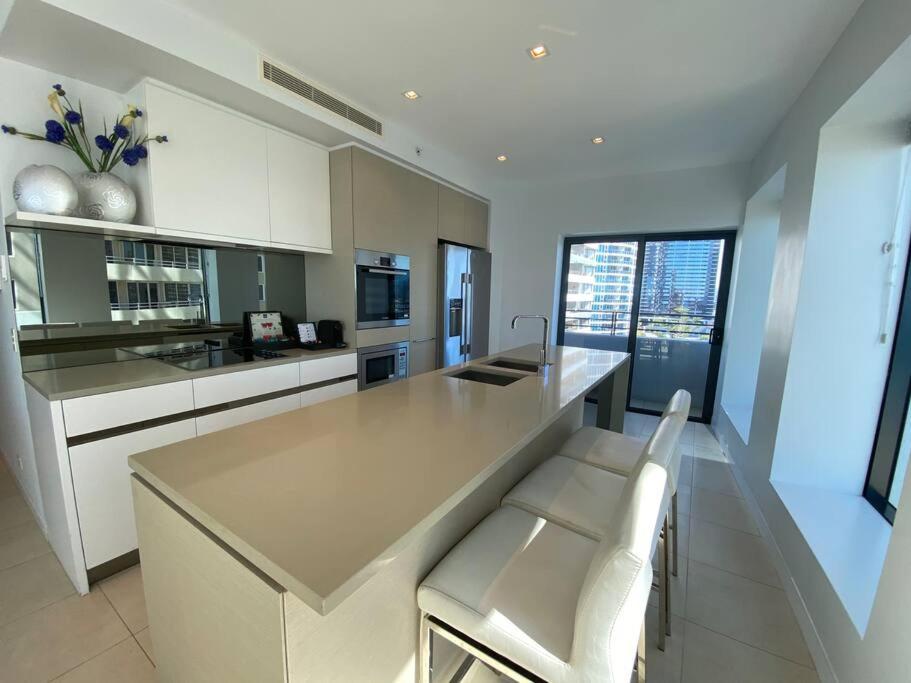 Beachfront Luxury In Soul Surfers Paradise 9th