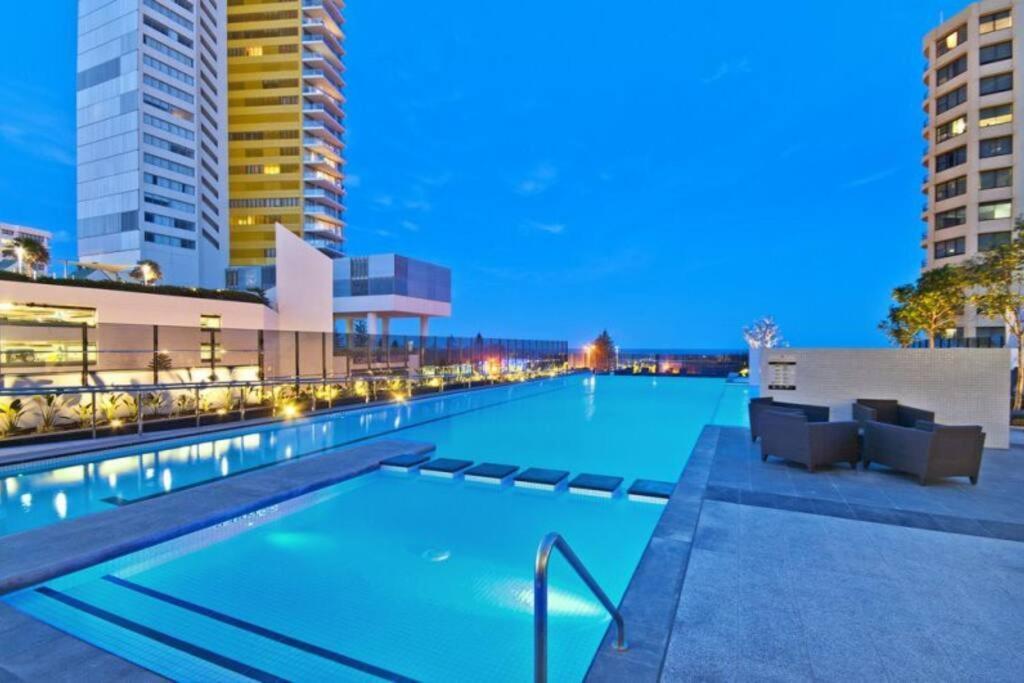 Oracle 2401 Apartment
