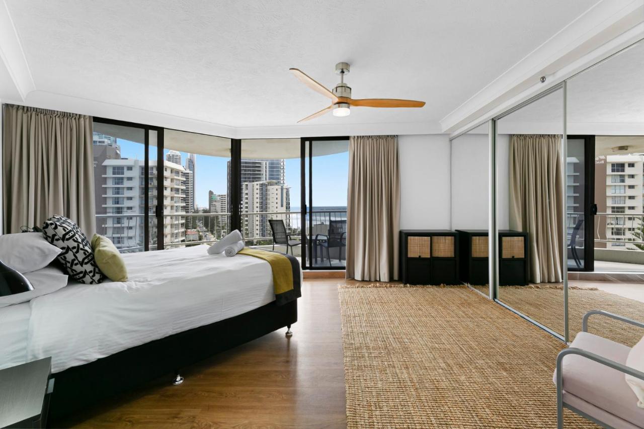 Spacious Beachfront 2-bed With Stunning Oceanview * Gold Coast