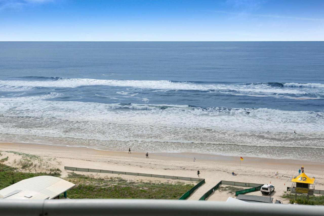 Spacious Beachfront 2-bed With Stunning Oceanview Apartment *