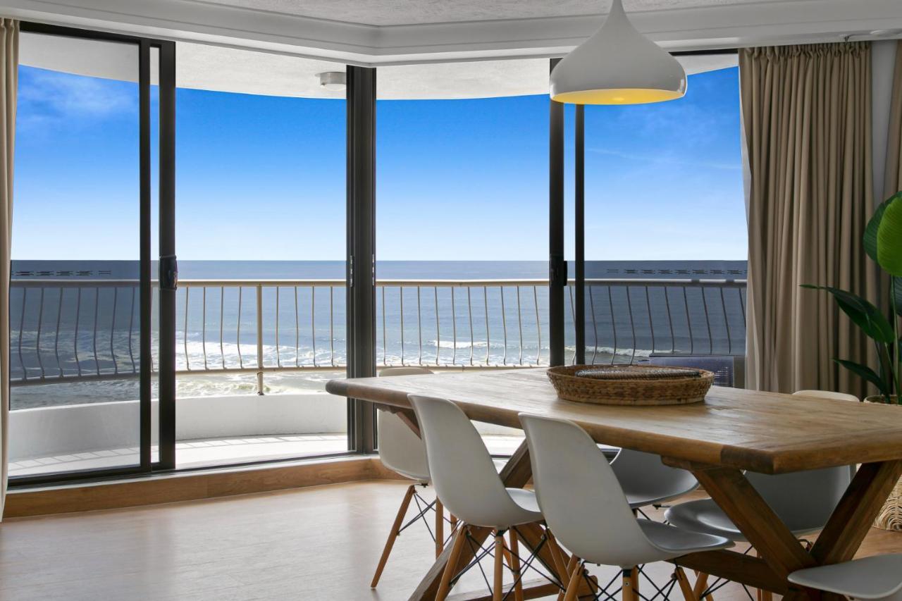 Spacious Beachfront 2-bed With Stunning Oceanview