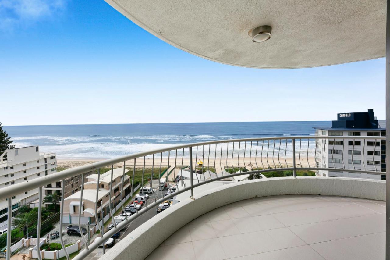 Spacious Beachfront 2-bed With Stunning Oceanview *