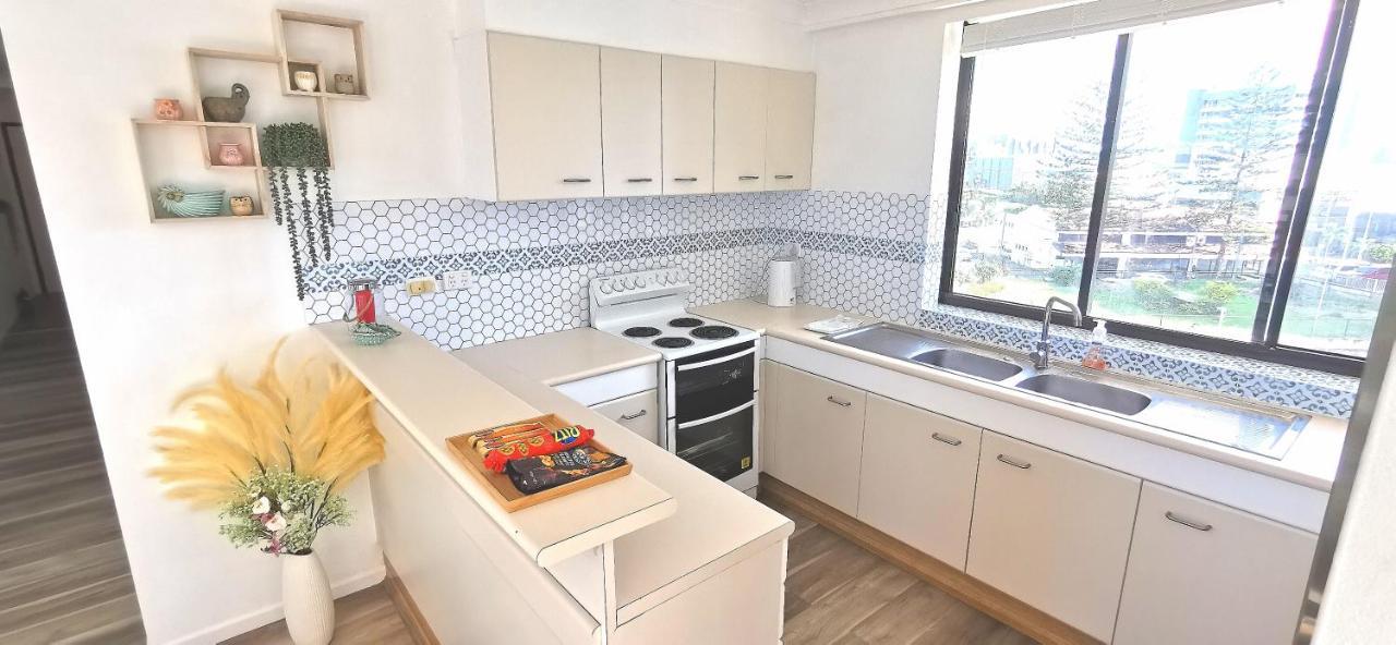 Beachside In The Heart Of Surfers Paradise - Free Parking *