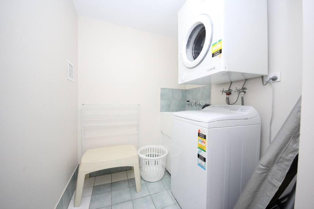 Diamond 81 * Gold Coast