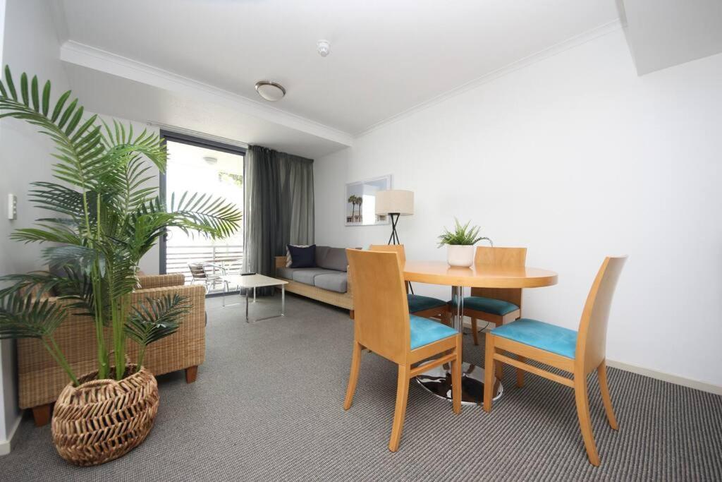 Swell 1032 * Gold Coast