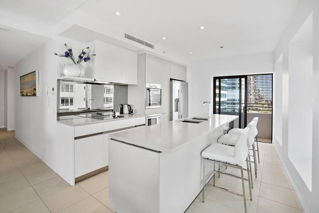Beachfront Luxury In Soul Surfers Paradise 9th Apartment Gold Coast