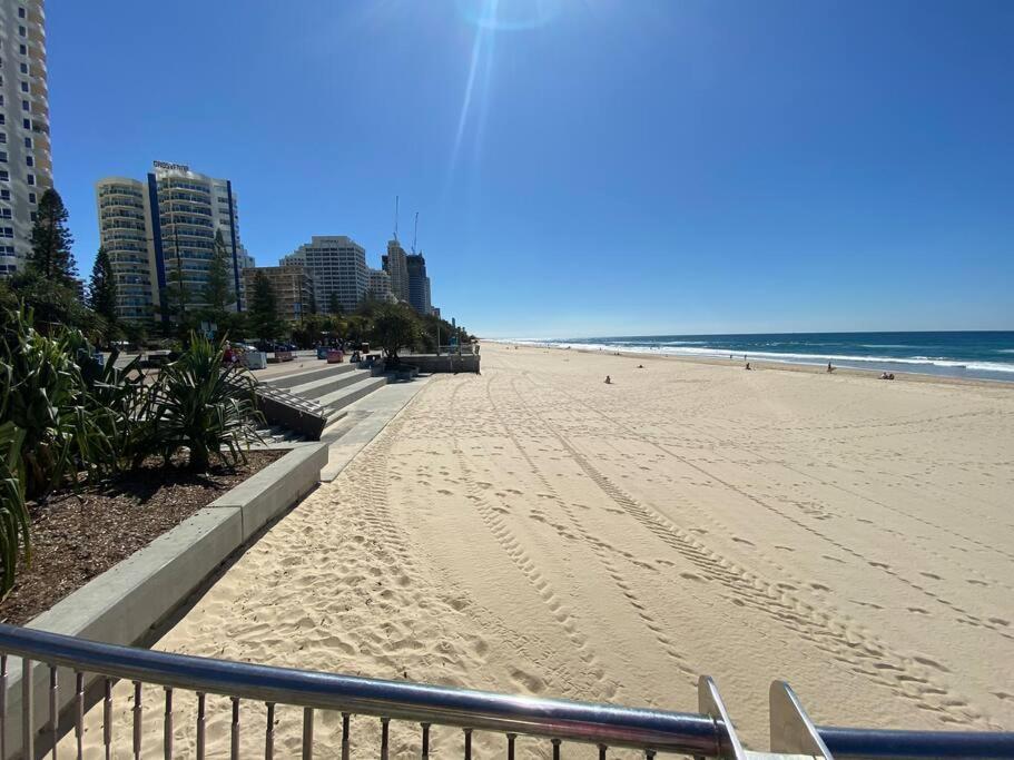 Beachfront Luxury In Soul Surfers Paradise 9th Apartment *