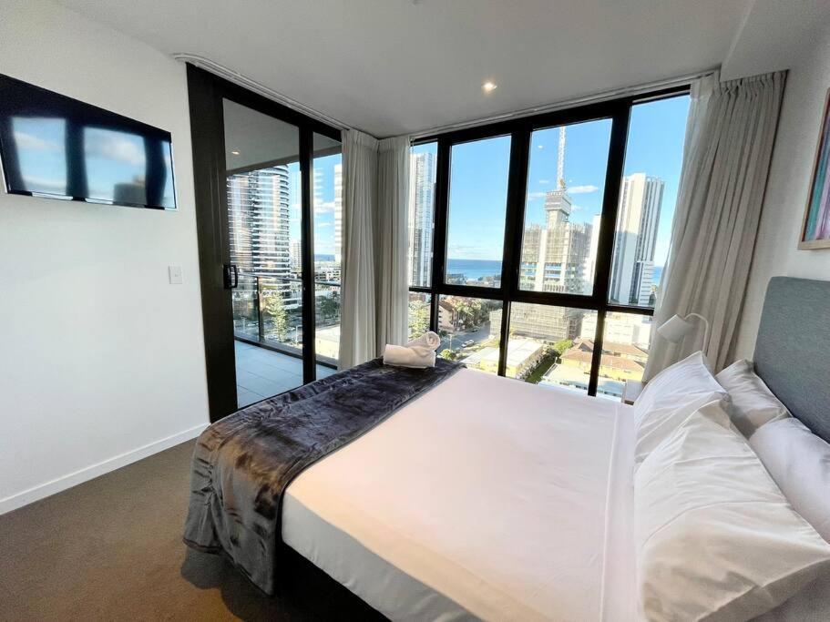 Ocean Views, Broadbeach #1204