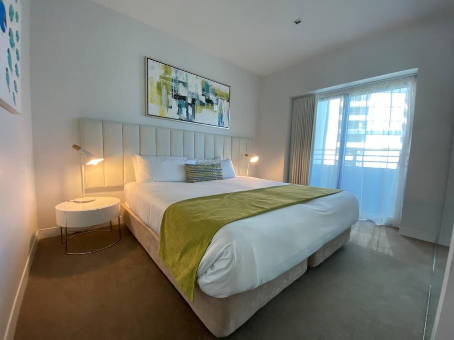Beachfront Luxury In Soul Surfers Paradise 9th *