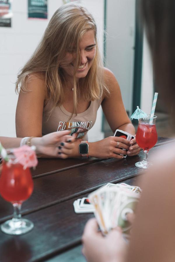Budds In Surfers Backpackers *
