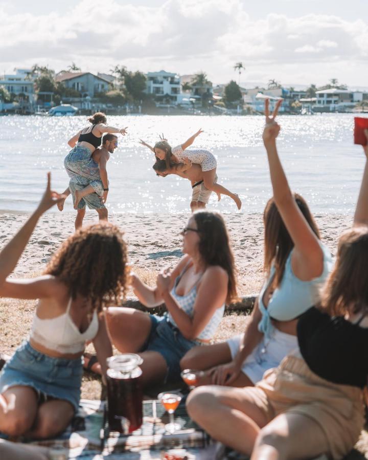 Budds In Surfers Backpackers Gold Coast