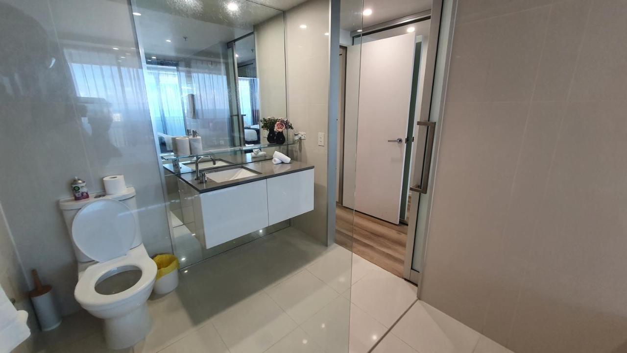 Oceanview Oasis 2br - 5mins To - Family Apartment