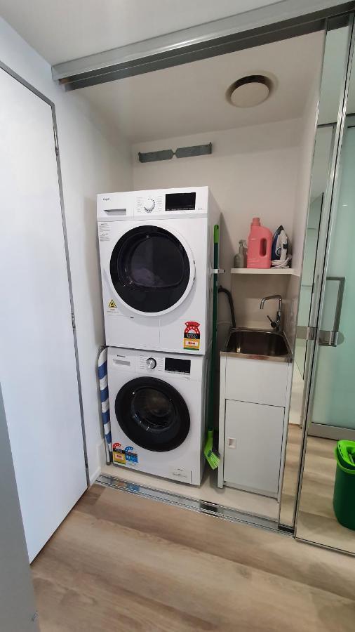 Oceanview Oasis 2br - 5mins To - Family Apartment