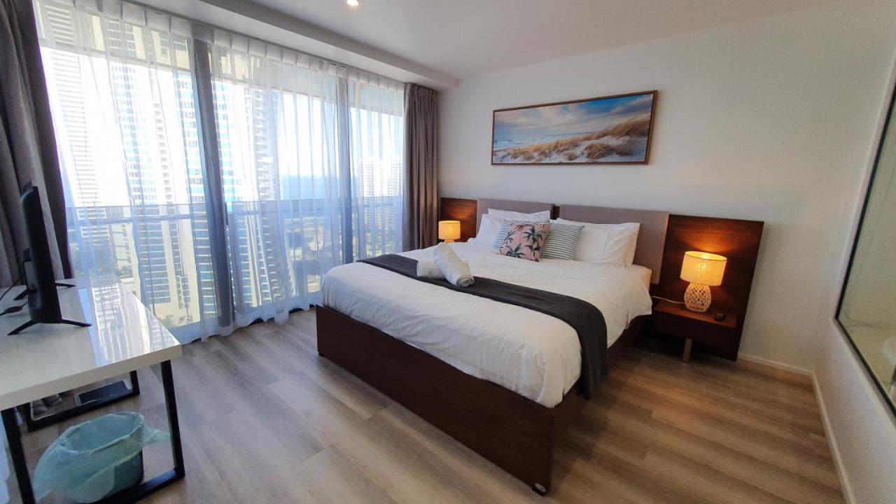Oceanview Oasis 2br - 5mins To - Family Apartment