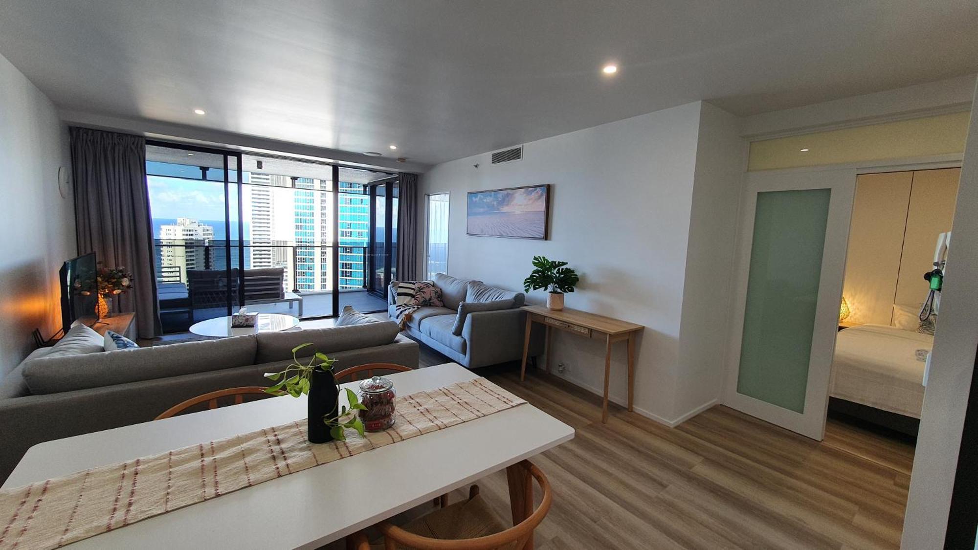 Oceanview Oasis 2br - 5mins To - Family Apartment