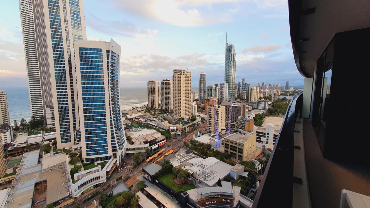 Oceanview Oasis 2br - 5mins To - Family Apartment