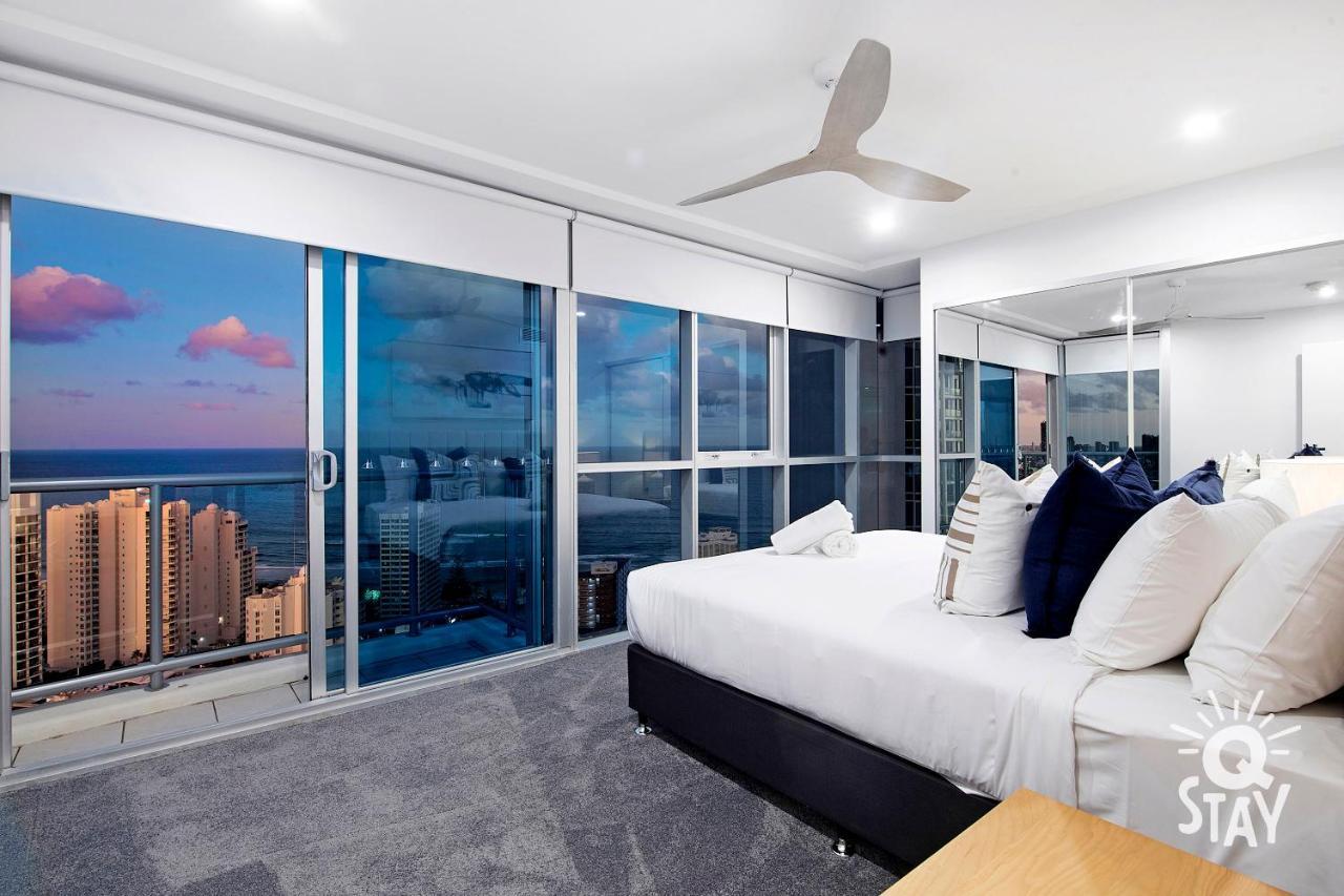 Chevron Renaissance 3 Bedroom Executive Sub Penthouse In Surfers Paradise - Q *