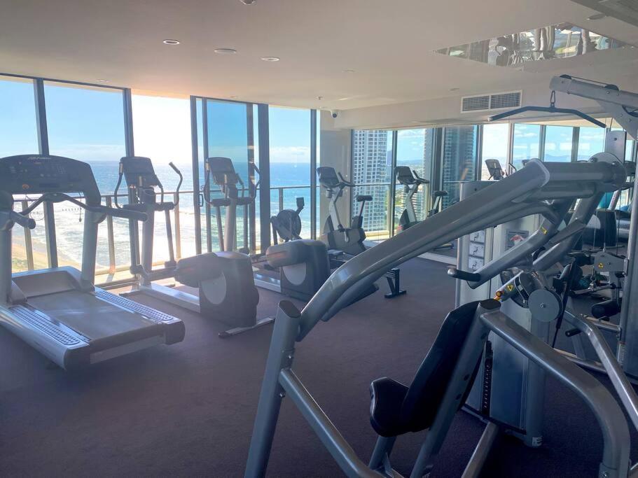 Luxury 180° Views Front Ocean Facing 2br Gold Coast