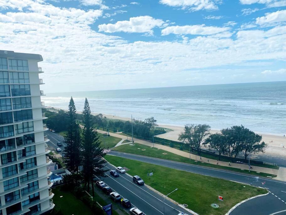 Apartment Luxury 180° Views Front Ocean Facing 2br Gold Coast