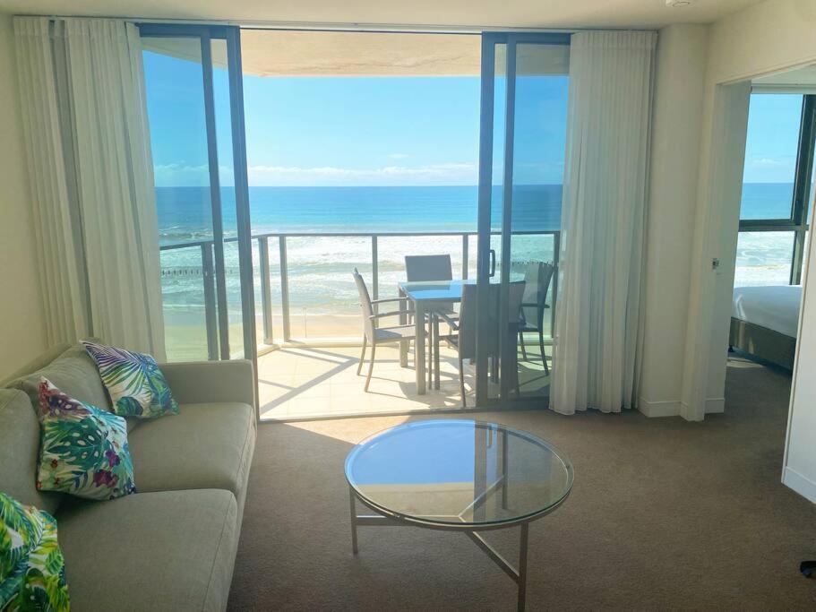 Apartment Luxury 180° Views Front Ocean Facing 2br Gold Coast