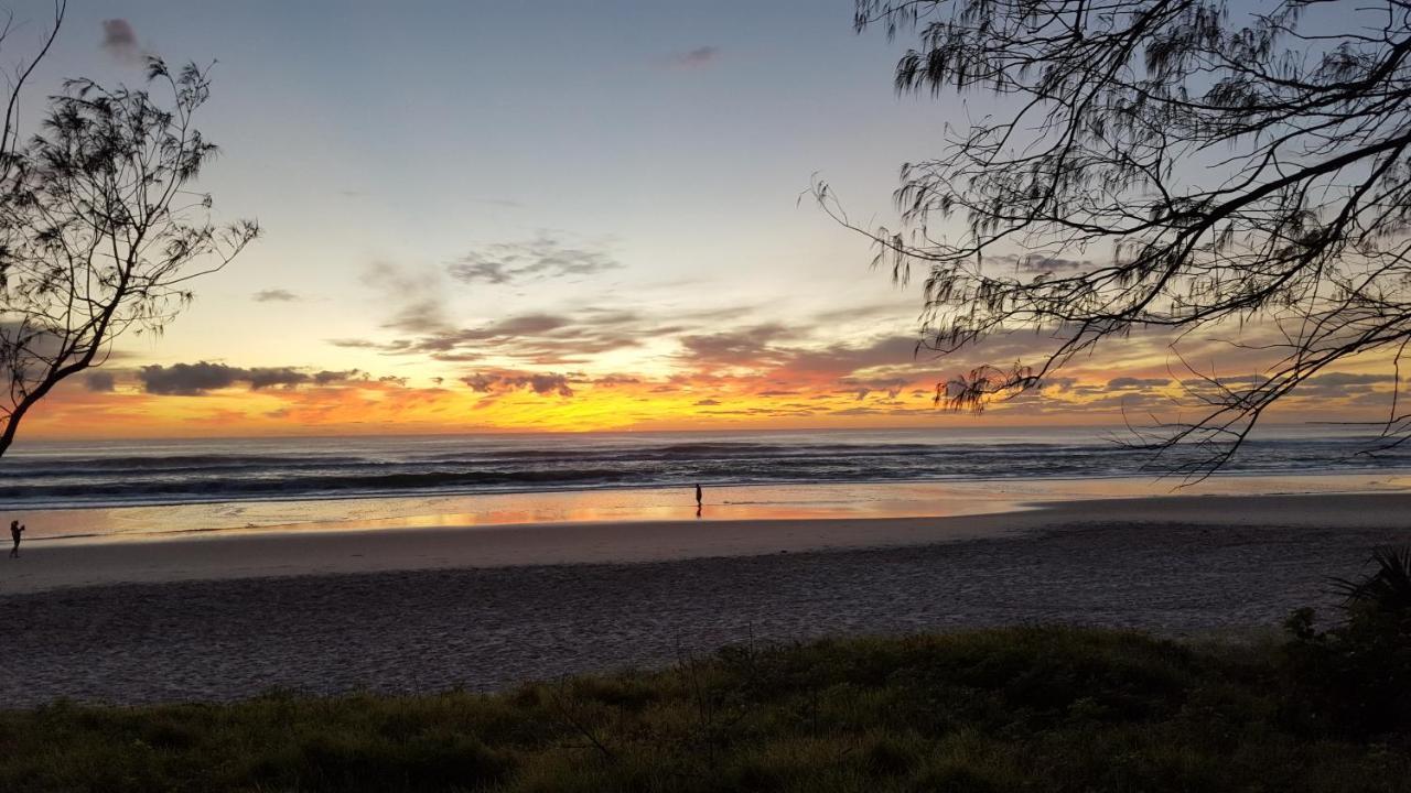 Outrigger Burleigh Hotel 3*
