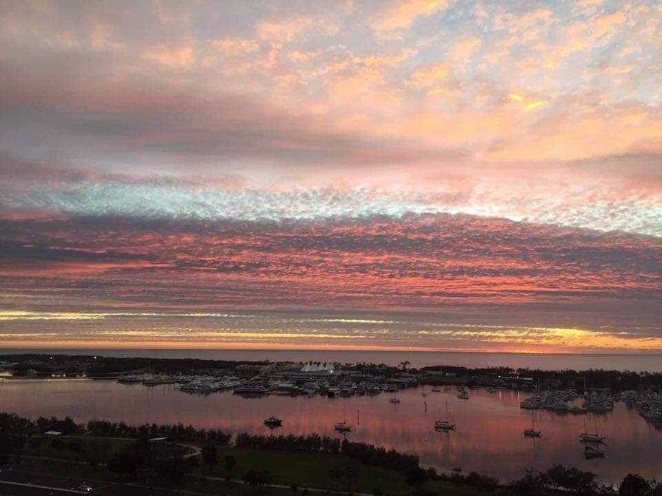 Stunning View Close To Everything * Gold Coast