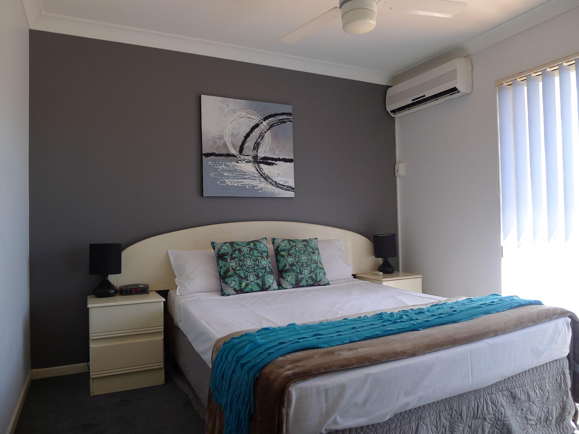 Santana Surfers Paradise Aparthotel 3*