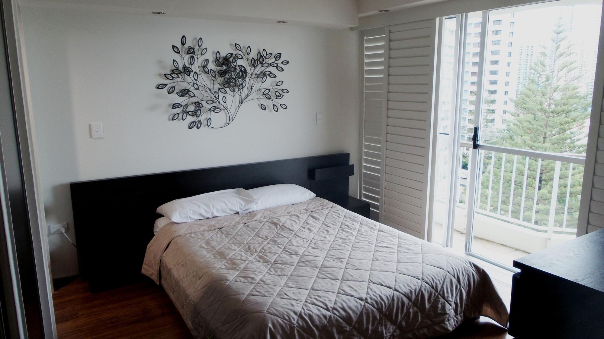 Surfers Beachside Aparthotel 4*