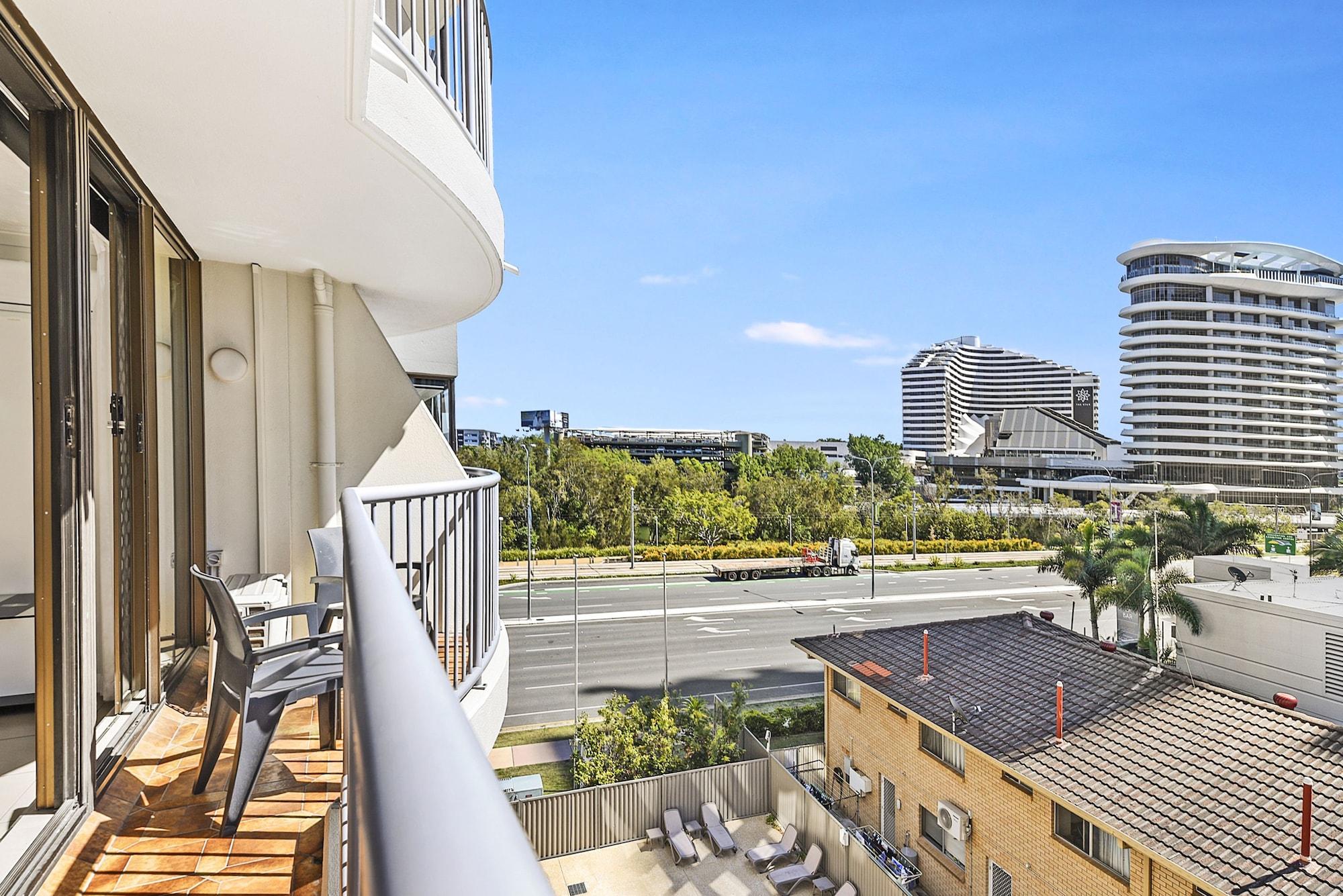 Broadbeach Travel Aparthotel 3*