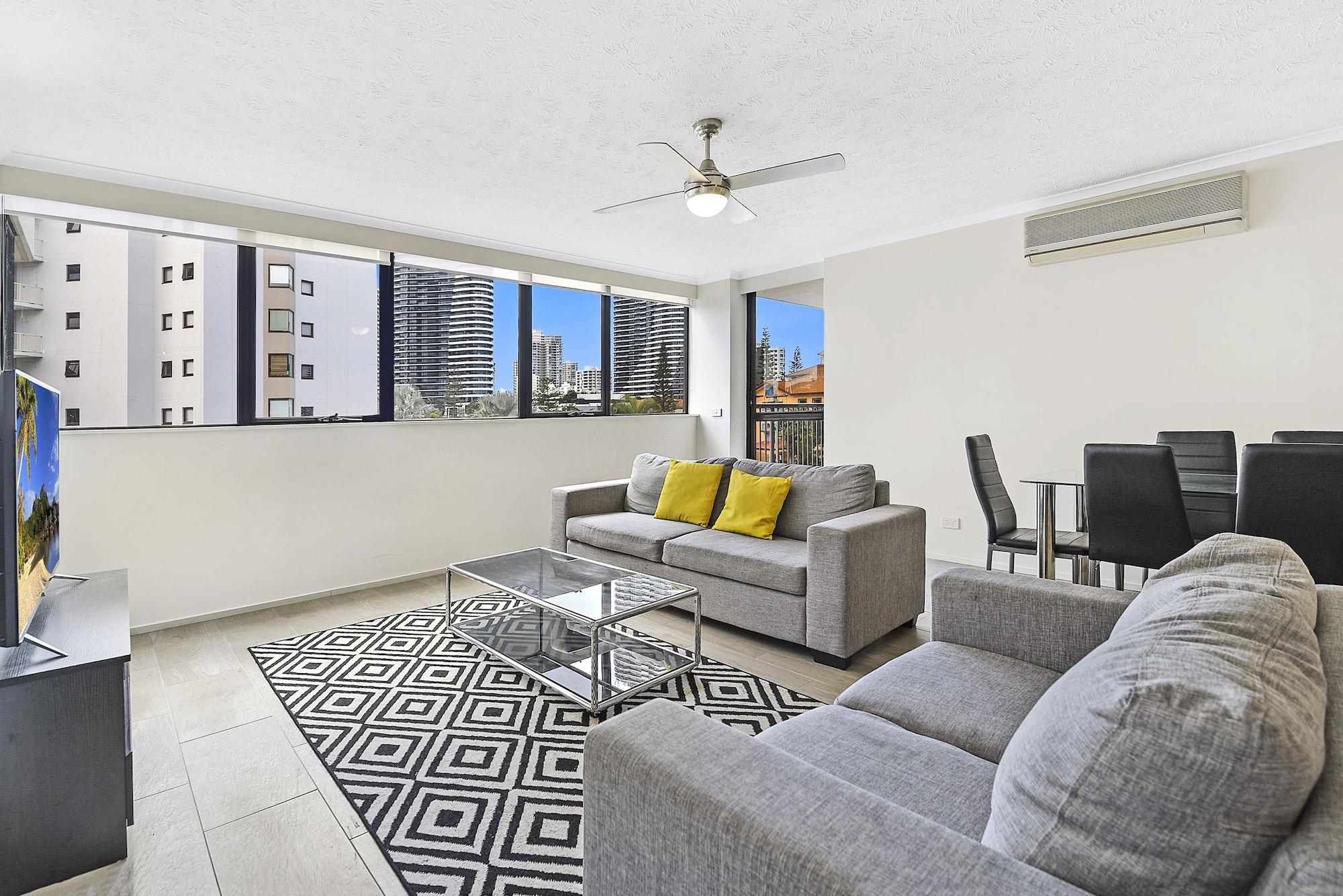 Broadbeach Travel Aparthotel