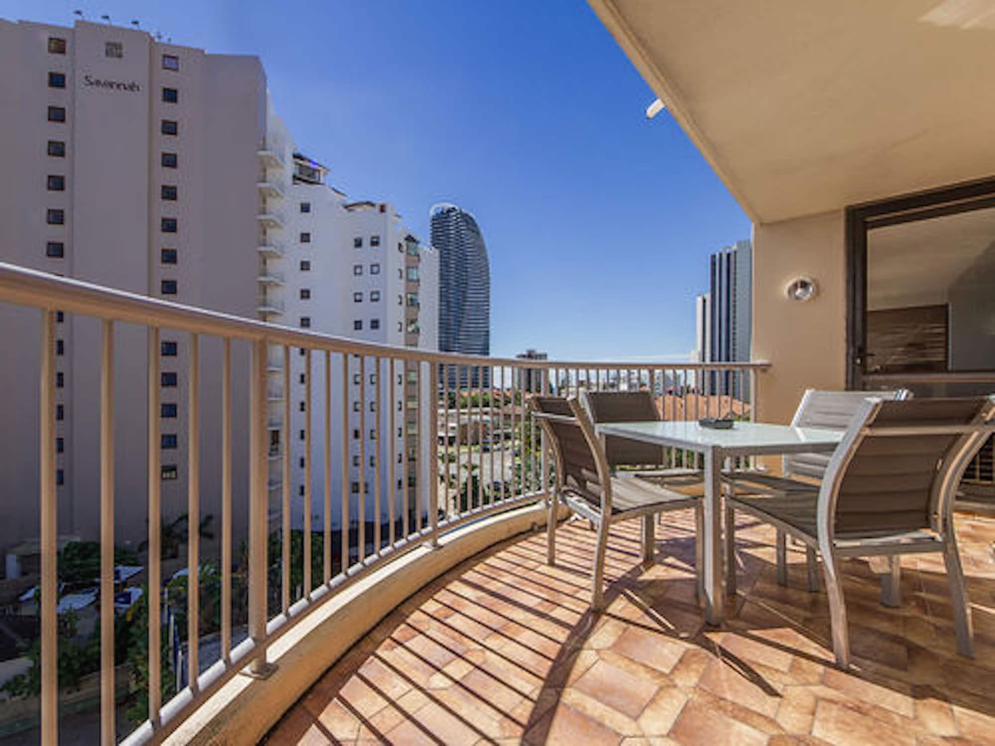 Aparthotel Broadbeach Travel