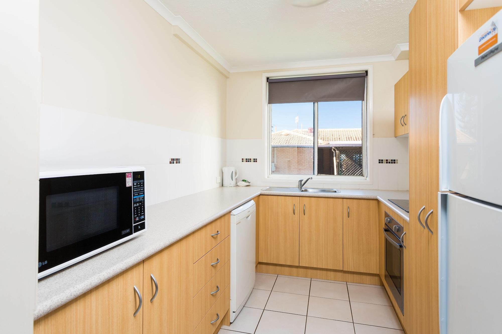 Burleigh Point Aparthotel 3*