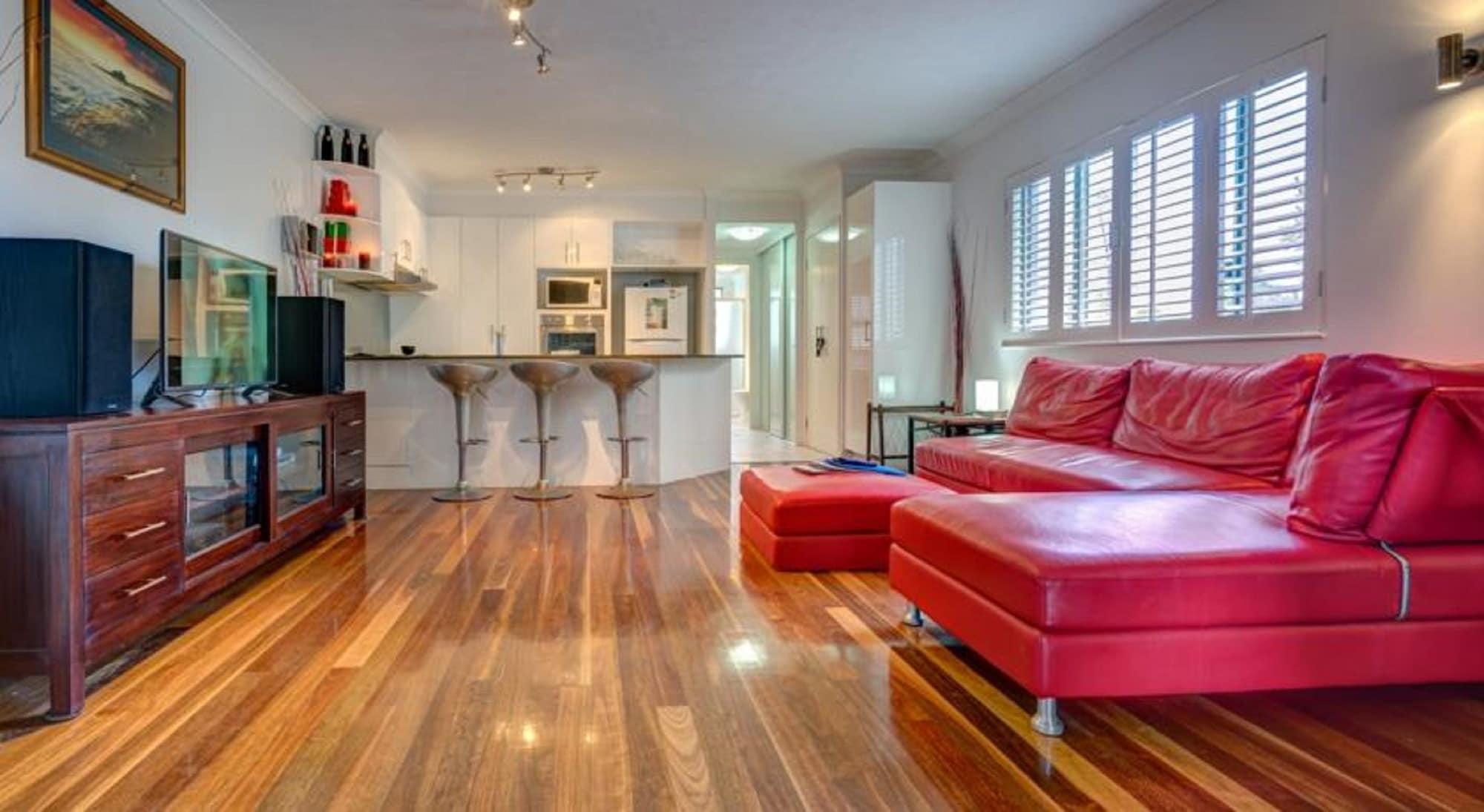 Aparthotel Currumbin Sands On The 4*