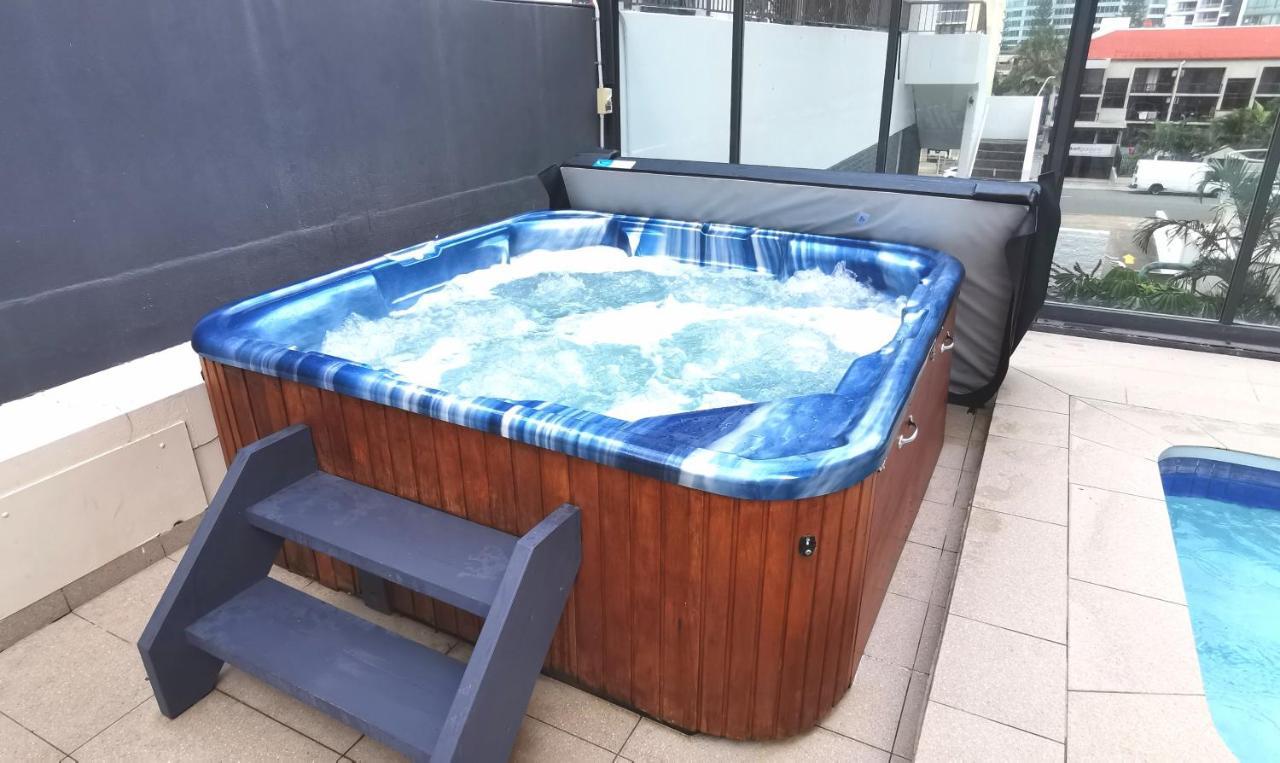 Beachside In The Heart Of Surfers Paradise - Free Parking Apartment Gold Coast
