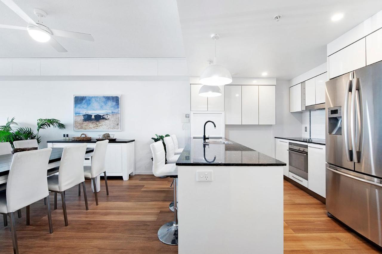 Apartment Modern 3 Bedroom With Ocean Views - Coasthm *