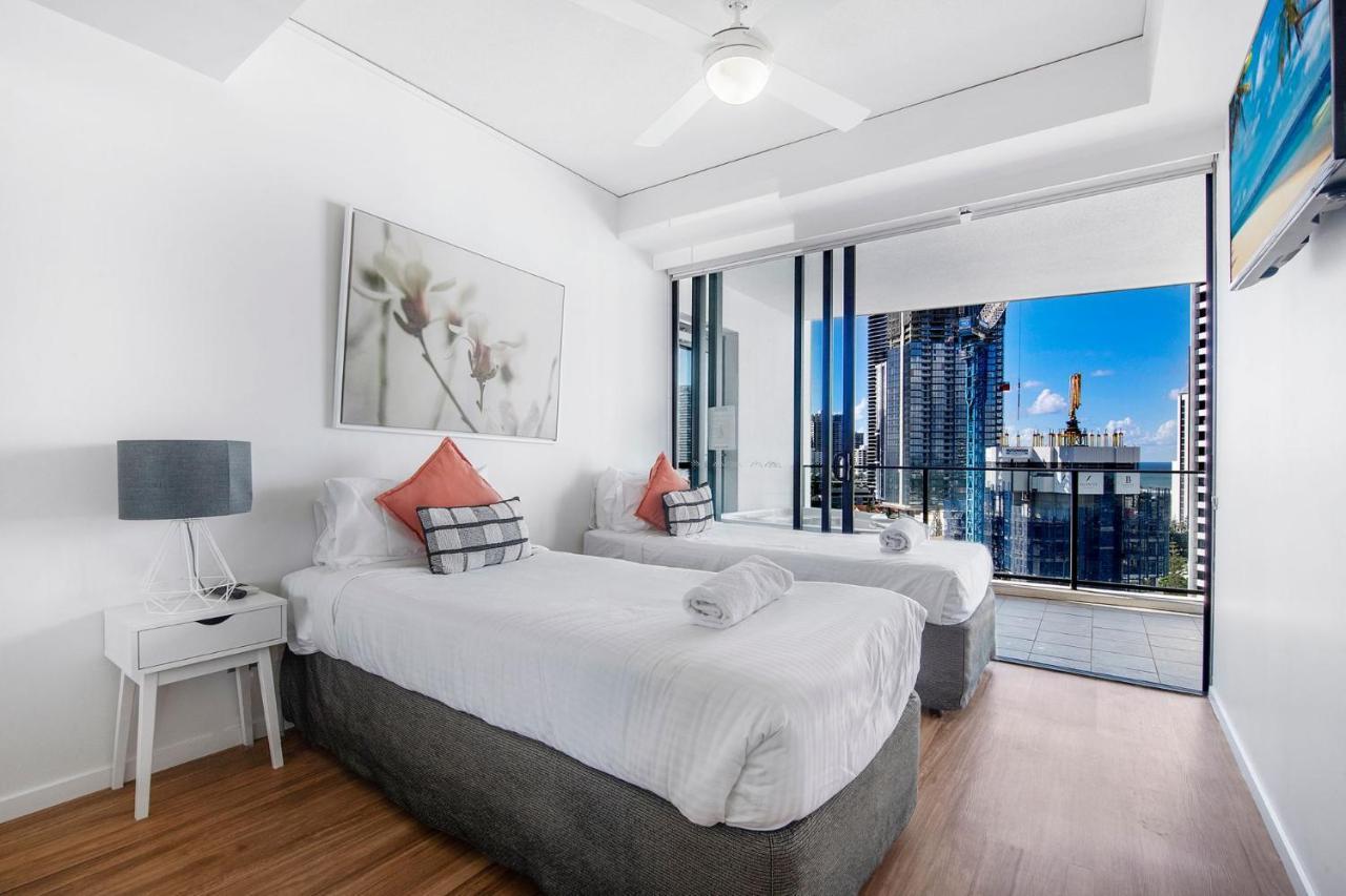 Modern 3 Bedroom With Ocean Views - Coasthm Gold Coast