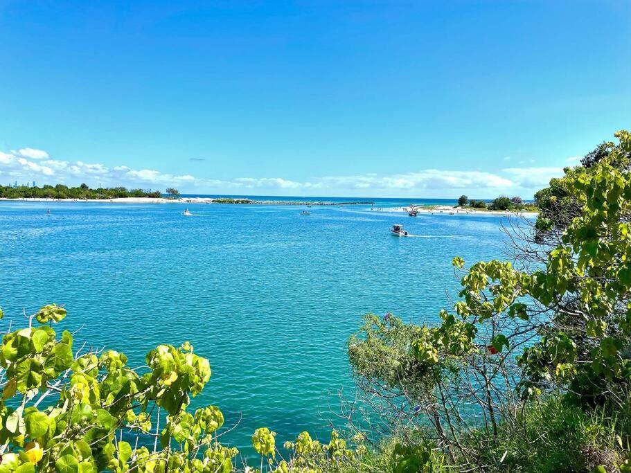 Beachside Views / Currumbin *