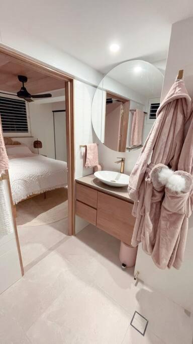 Chic Beachside Getaway 2br 2bath Fully Equipped Apartment