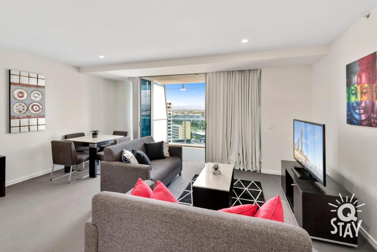 H Residences - Qstay *