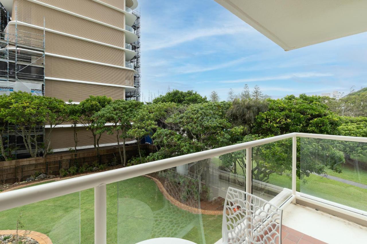 Beachy, Bright, And The Location On The Gc! Apartment