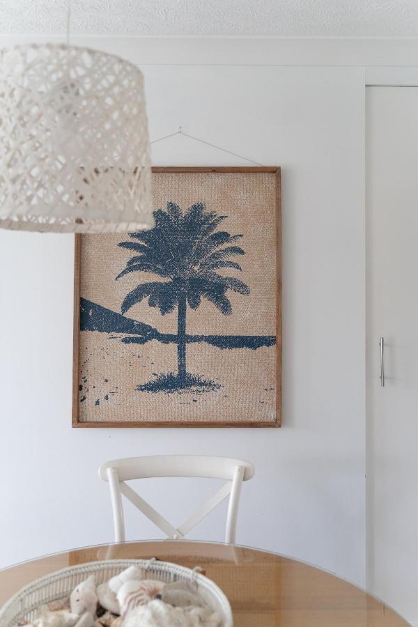 Apartment Beachy, Bright, And The Location On The Gc!