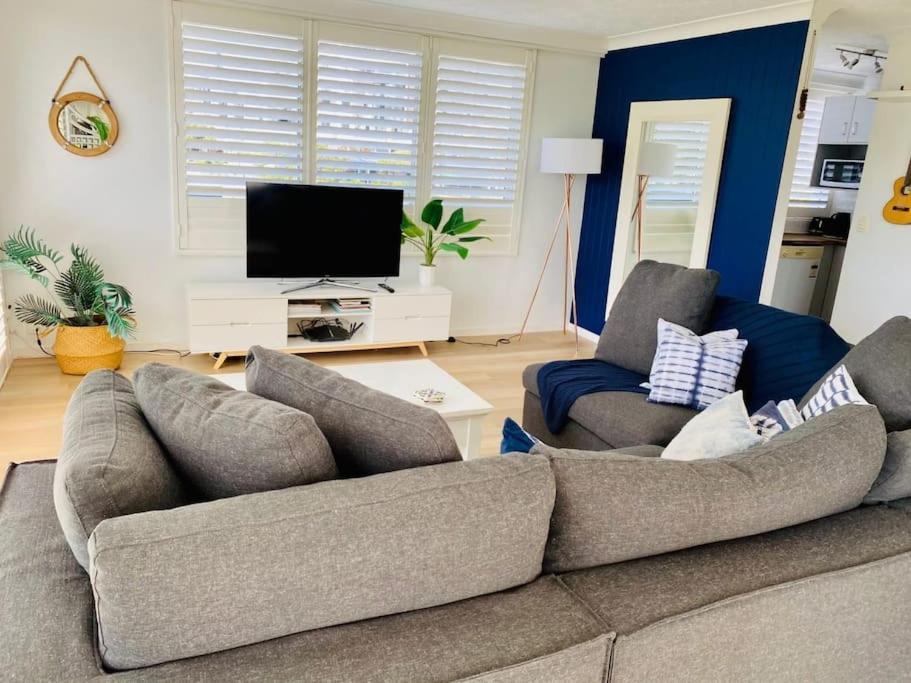 Beachy, Bright, And The Location On The Gc! Gold Coast